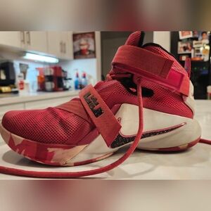 Nike LeBron Soldier 9 Think Pink Sneakers